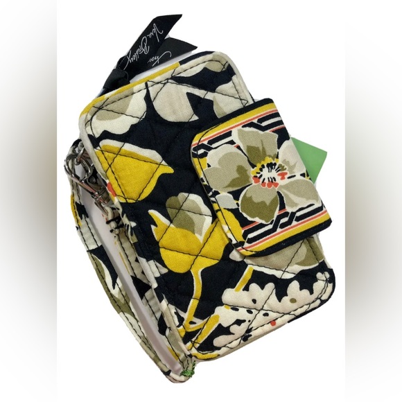 Vera Bradley Handbags - Vera Bradley Smartphone Wristlet in  Dogwood